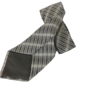 Paul  Dione. 100% Silk. Tie. Silver/Gray Sz Os.